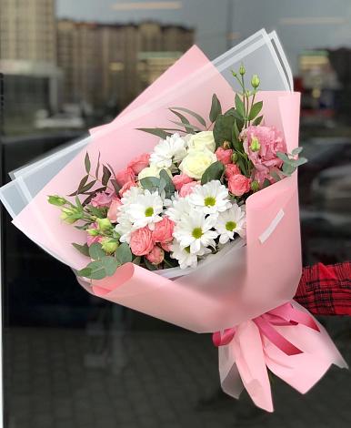 Букет цветов из: Розы, Лизиантусы и Хризантемы в Абрамовке